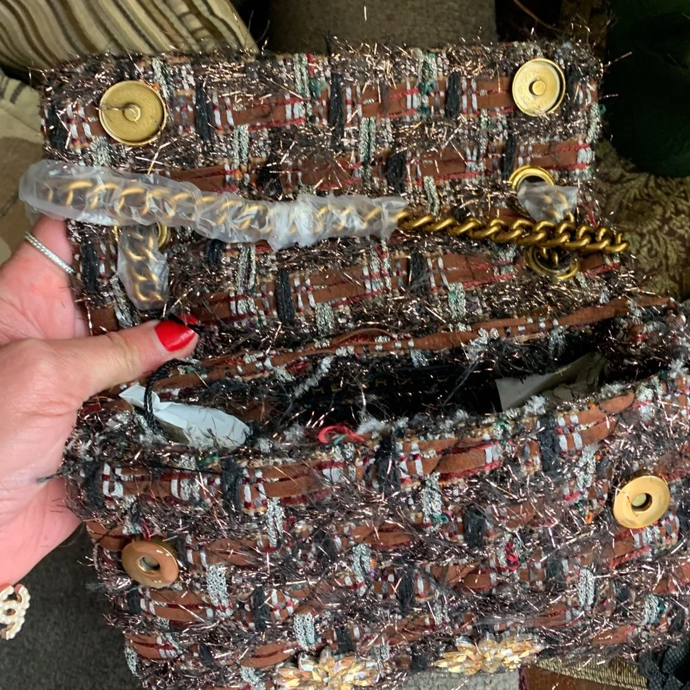 SOLD⛔️Authentic KURT GEIGER LONDON Tweed lock flowers crystal flap fringe Crosb - Picture 10 of 14